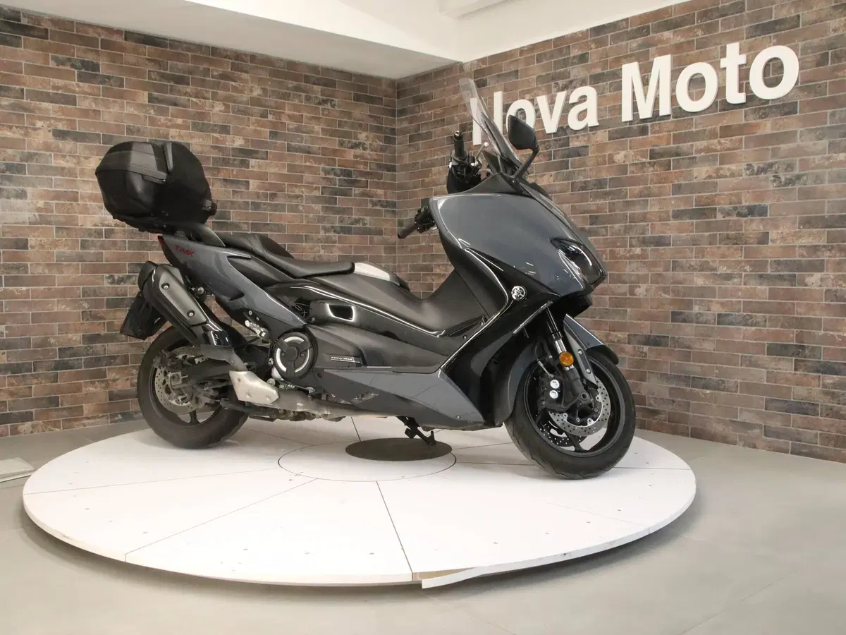 Yamaha T-Max 560 Tech Max (2021) (7)