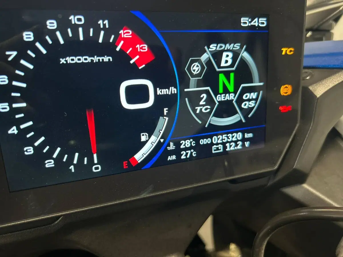 Suzuki GSX-S1000GT (2022 - 24) (5)