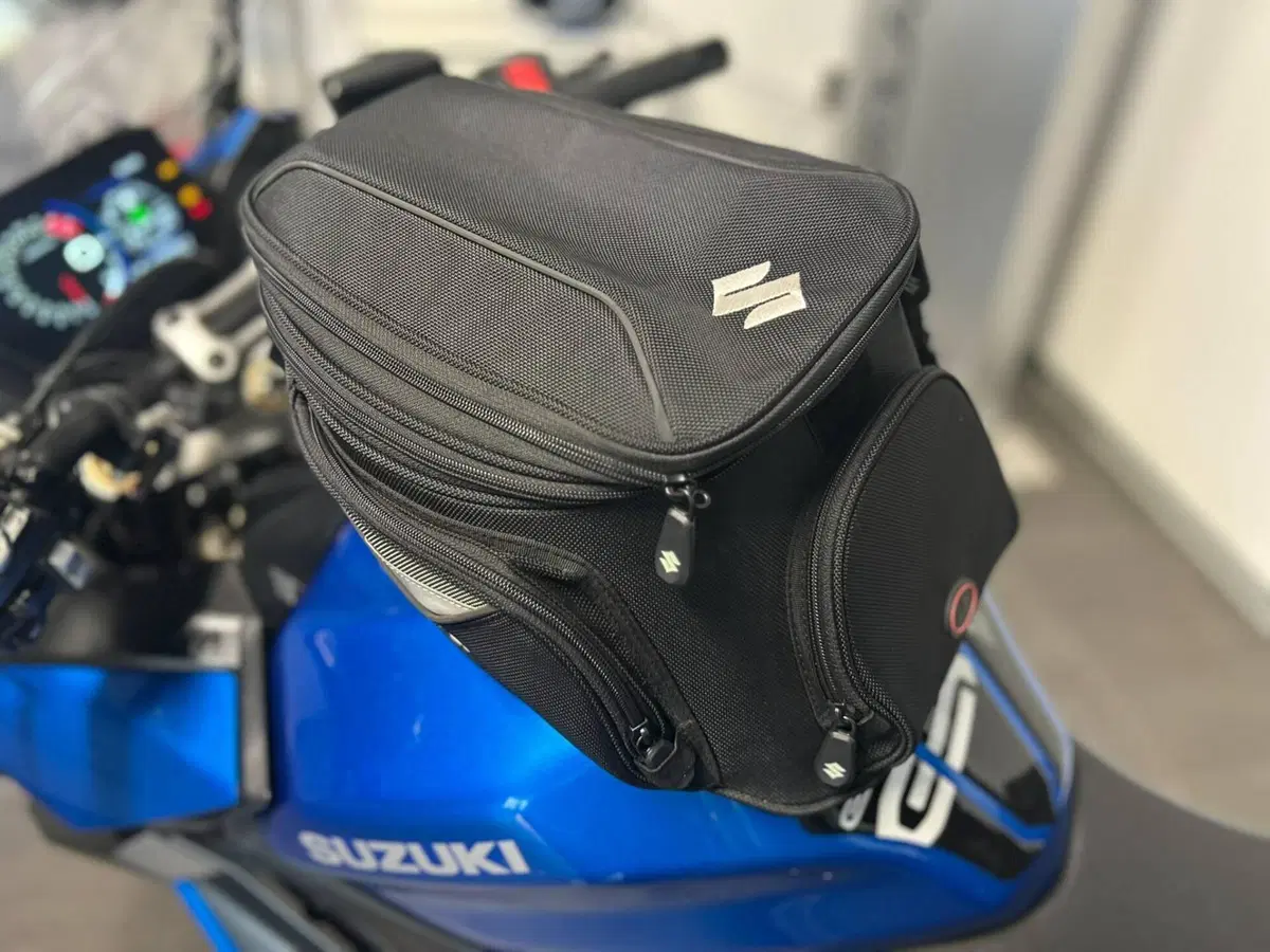 Suzuki GSX-S1000GT (2022 - 24) (10)