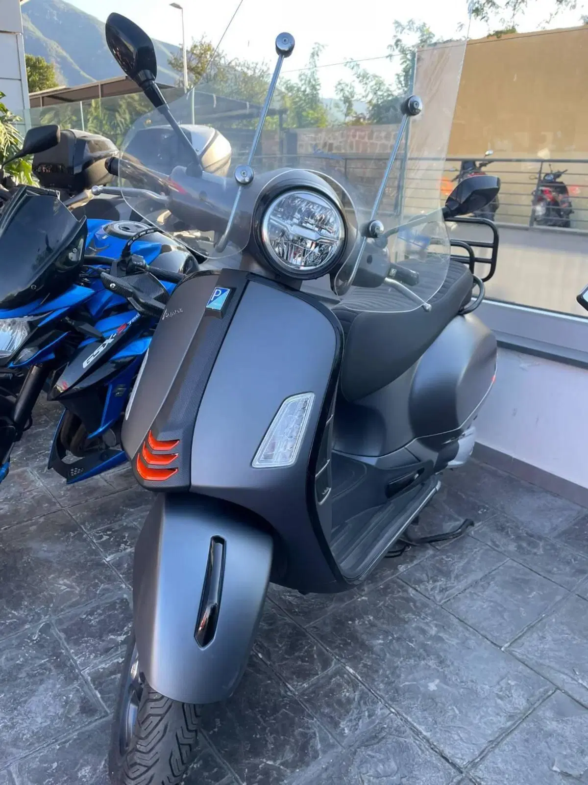 Vespa GTS 300 (2023 - 24) (7)