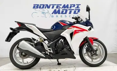 Honda CBR 250 R (2010 - 14) usata