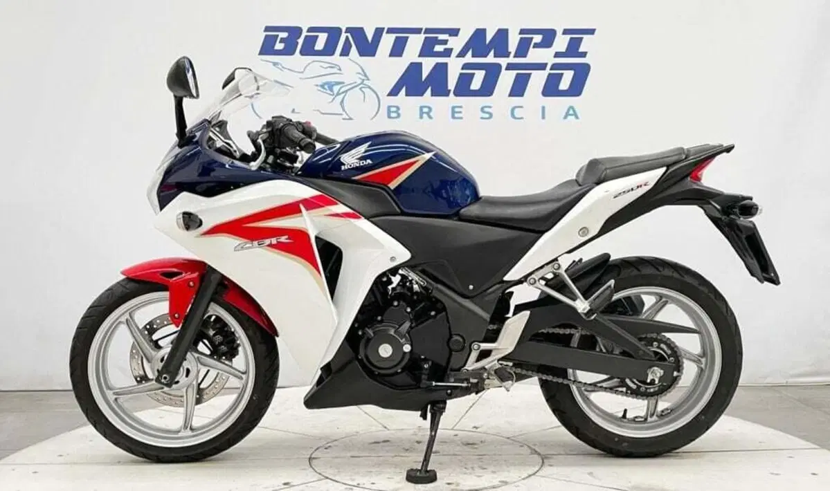 Honda CBR 250 R (2010 - 14) (2)