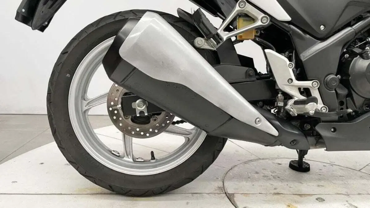 Honda CBR 250 R (2010 - 14) (3)