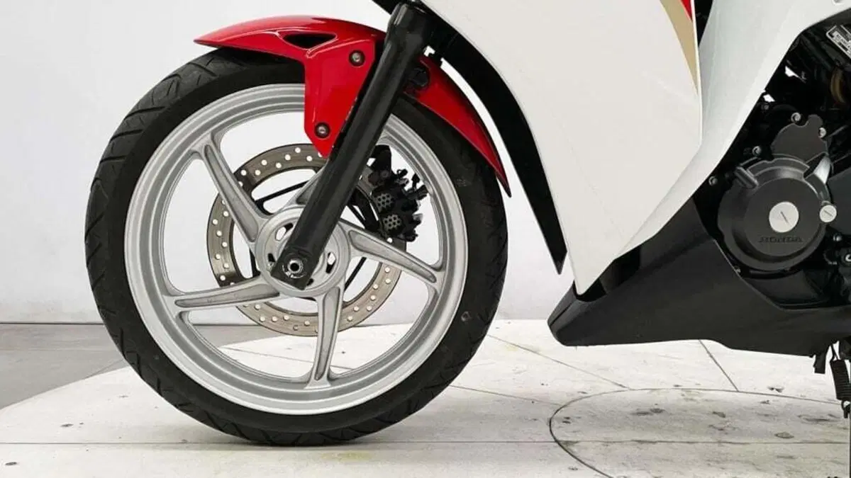 Honda CBR 250 R (2010 - 14) (6)