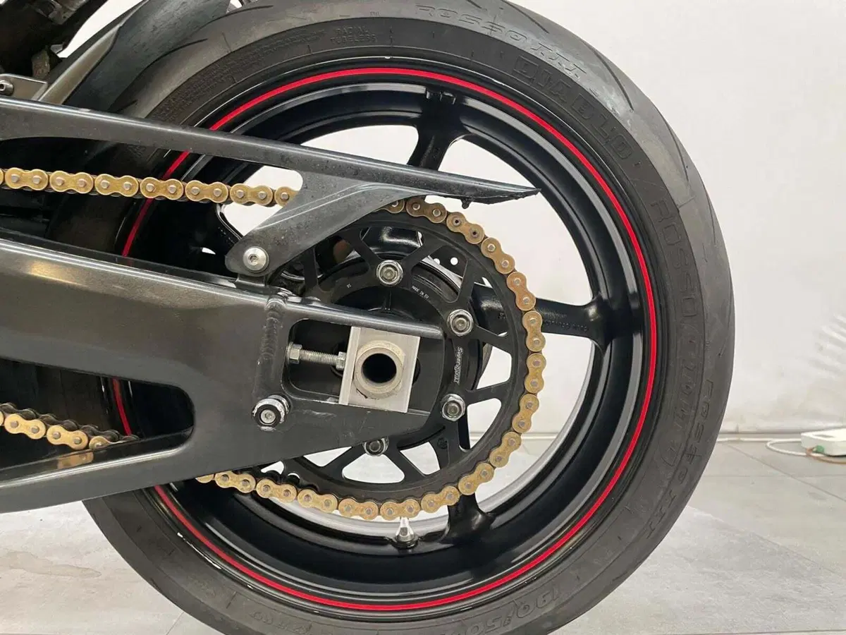 Yamaha YZF R1 (2007 - 08) (27)