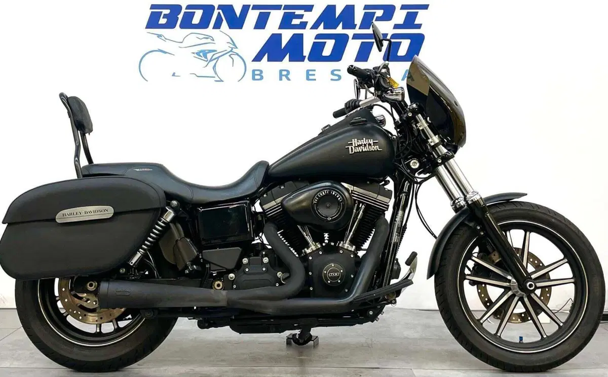 Harley-Davidson 1690 Street Bob Special (2015 - 16) - FXDB