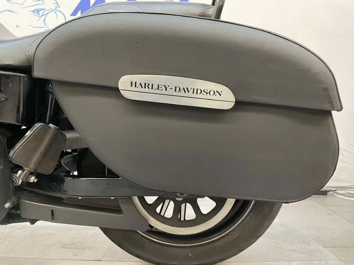 Harley-Davidson 1690 Street Bob Special (2015 - 16) - FXDB (16)