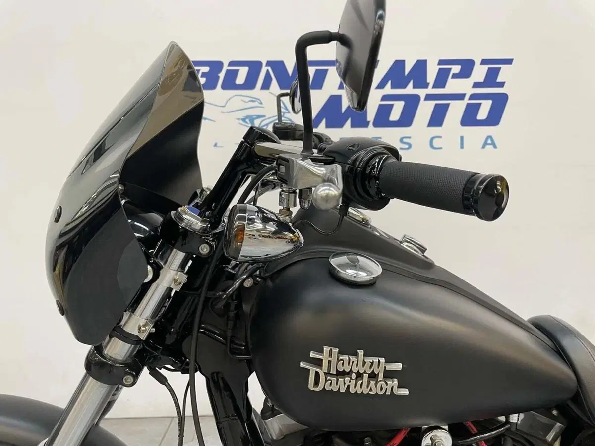 Harley-Davidson 1690 Street Bob Special (2015 - 16) - FXDB (17)