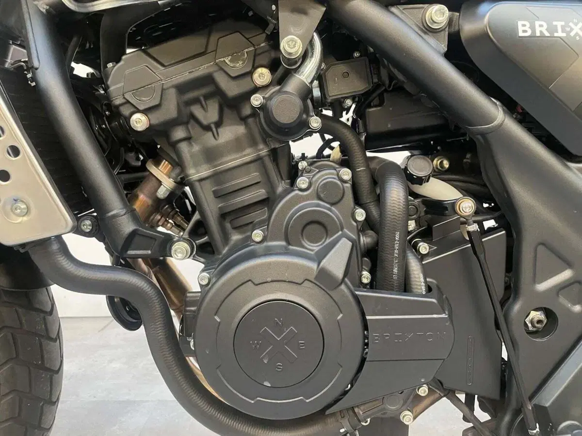 Brixton Motorcycles Crossfire 500 X (2021 - 26) (7)