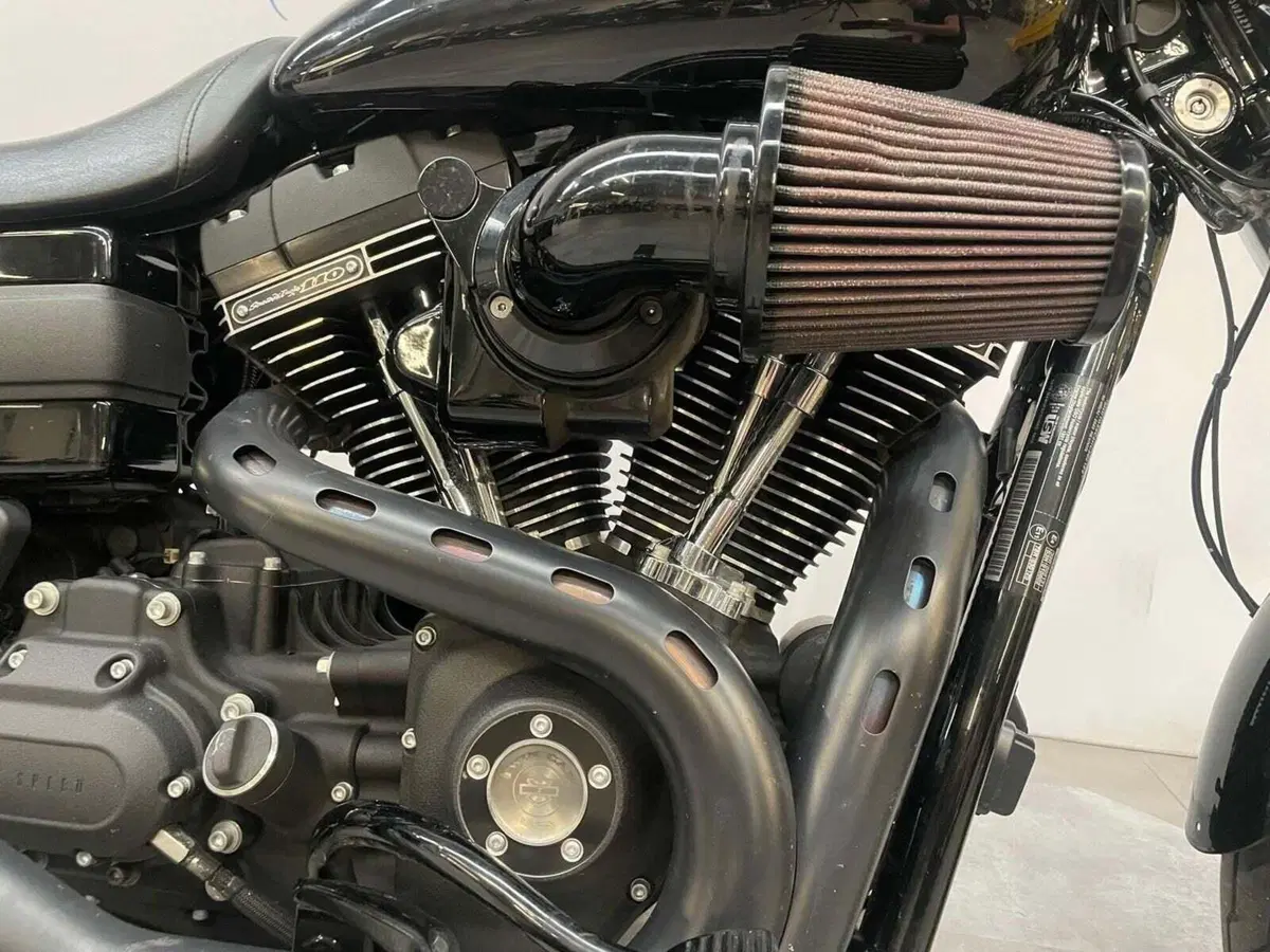 Harley-Davidson 1800 Low Rider S (2016 - 17) - FXDLS (10)