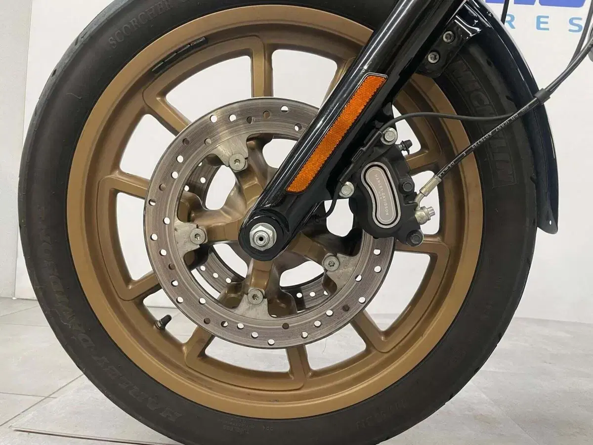 Harley-Davidson 1800 Low Rider S (2016 - 17) - FXDLS (14)