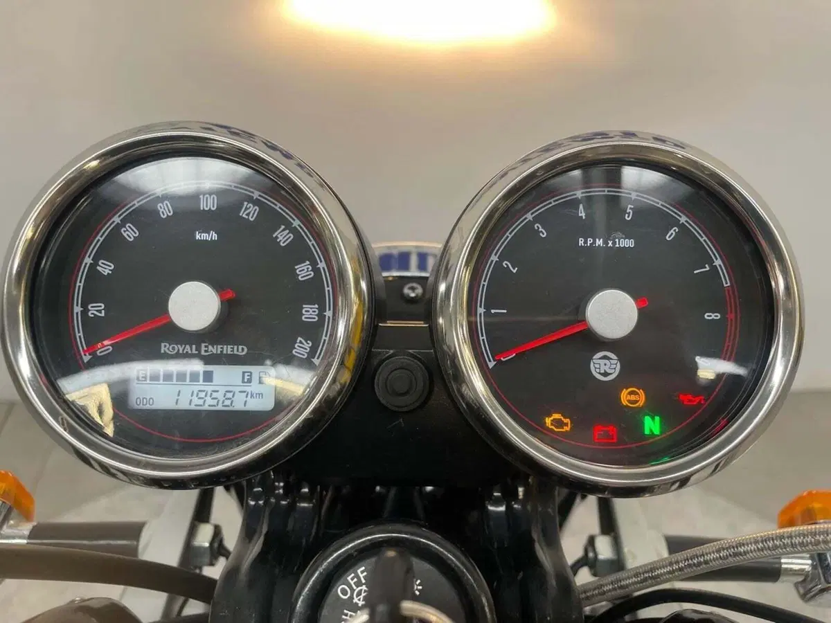 Royal Enfield Interceptor 650 (2021 - 26) (9)