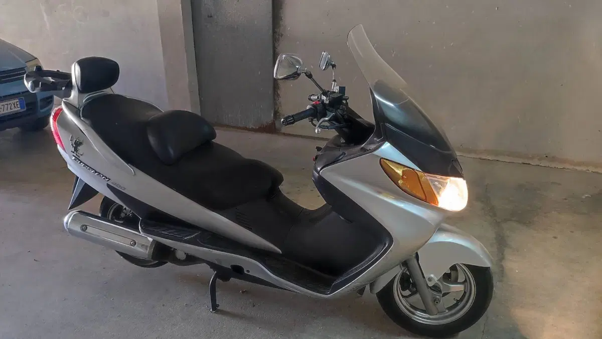Suzuki Burgman AN 400 R (2003)