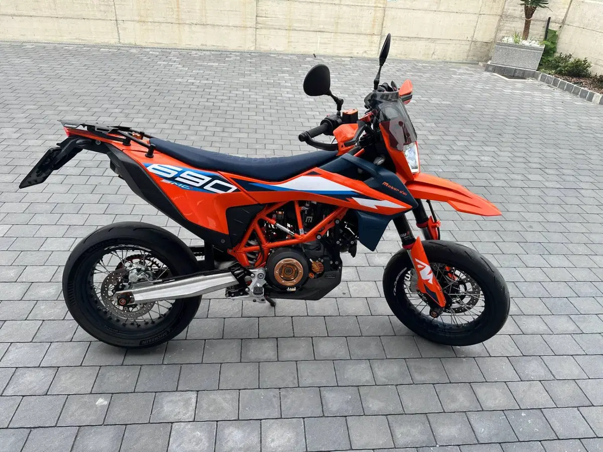 KTM 690 SMC R (2023 - 25) (4)