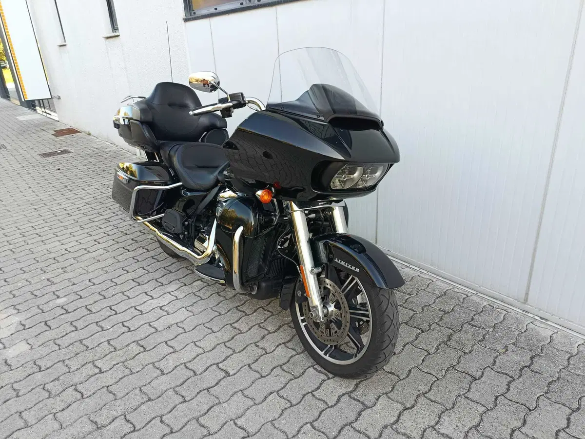 Harley-Davidson 114 Road Glide Limited (2020) - FLTRK (2)