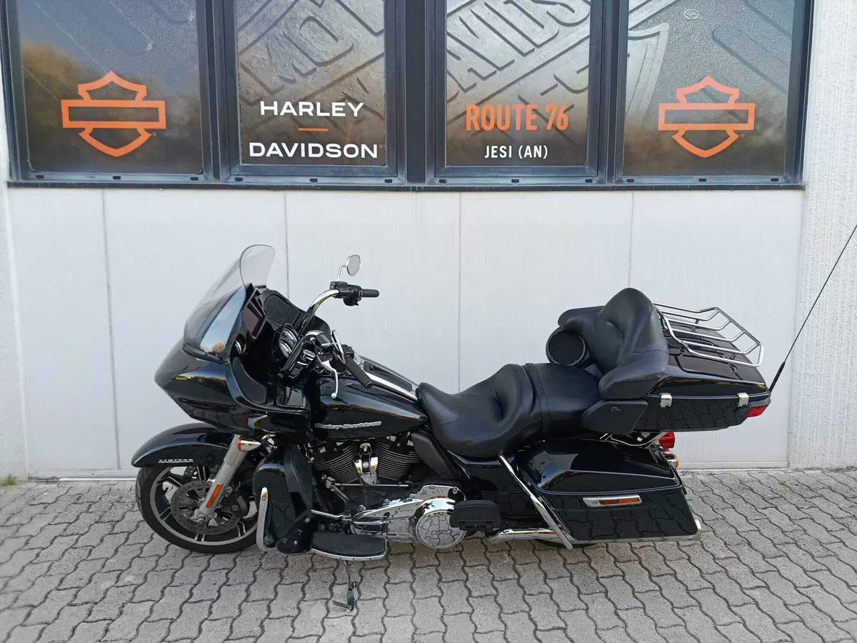 Harley-Davidson 114 Road Glide Limited (2020) - FLTRK (5)