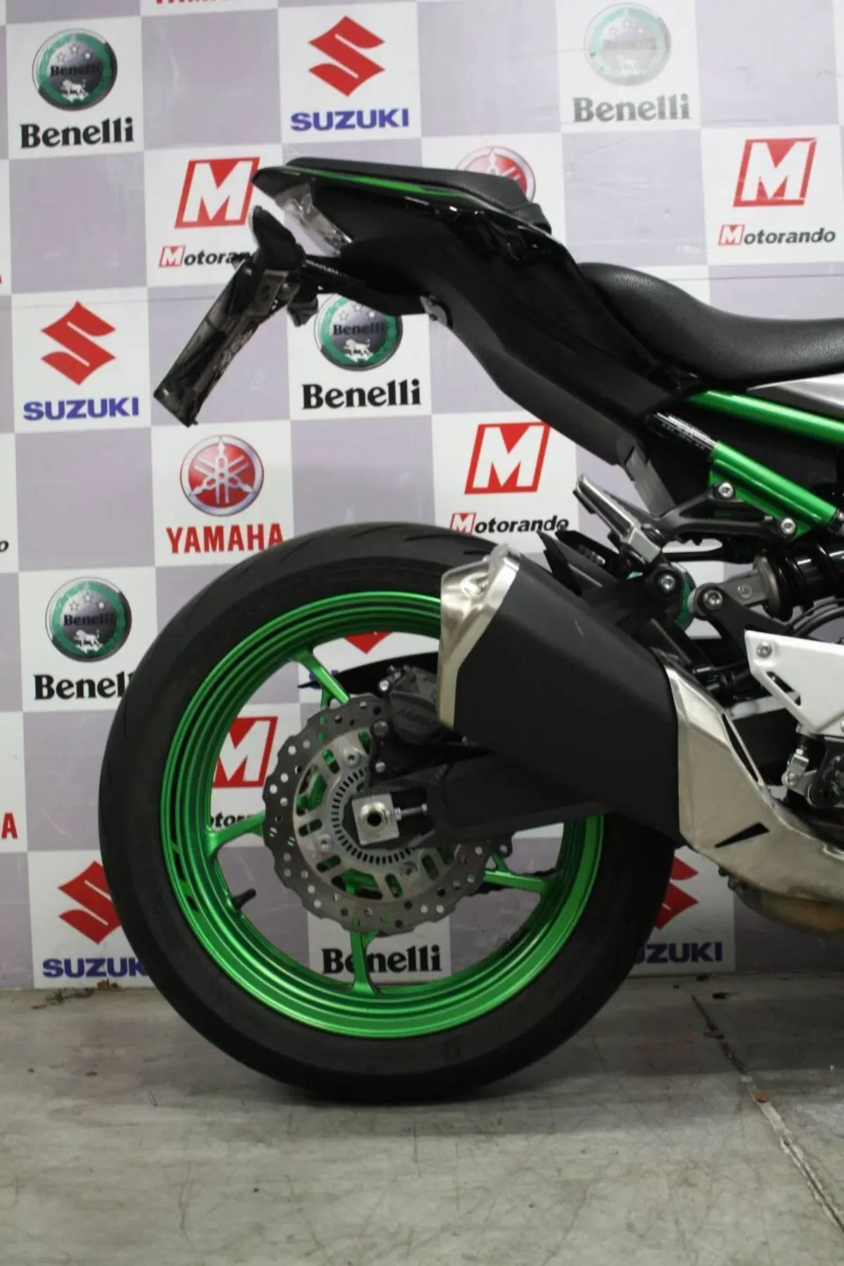 Kawasaki Z 900 (2021 - 24) (4)