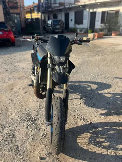 Husqvarna SM 125 S (2005) usata