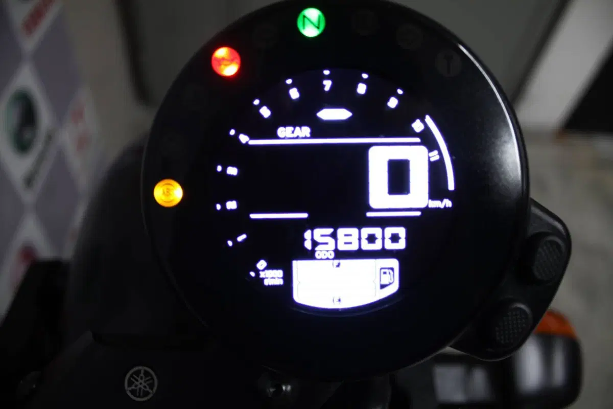 Yamaha XSR 700 XTribute (2021) (2)