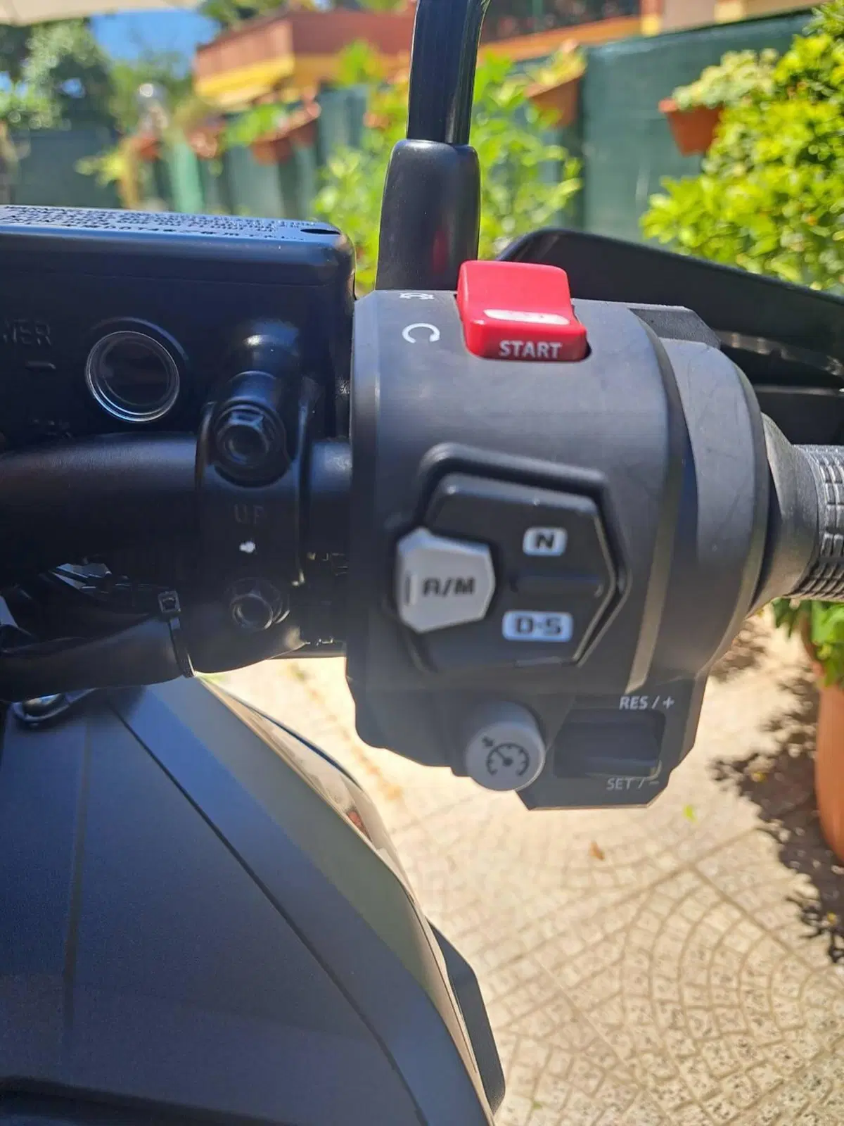 Honda Africa Twin CRF 1100L ES DCT (2024 - 26) (4)