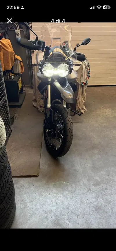 Moto Guzzi V85 TT Travel (2021 - 23) usata