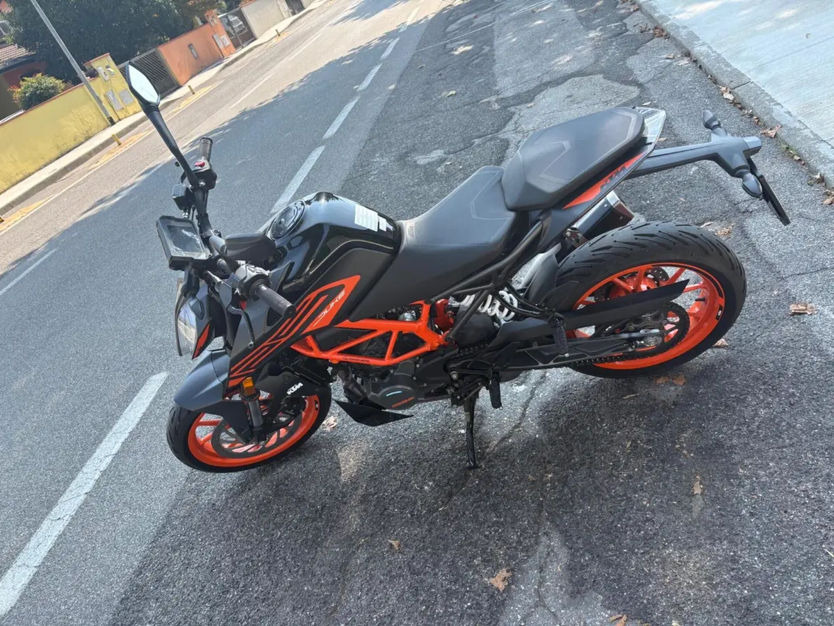 KTM 125 Duke (2021 - 23) (2)