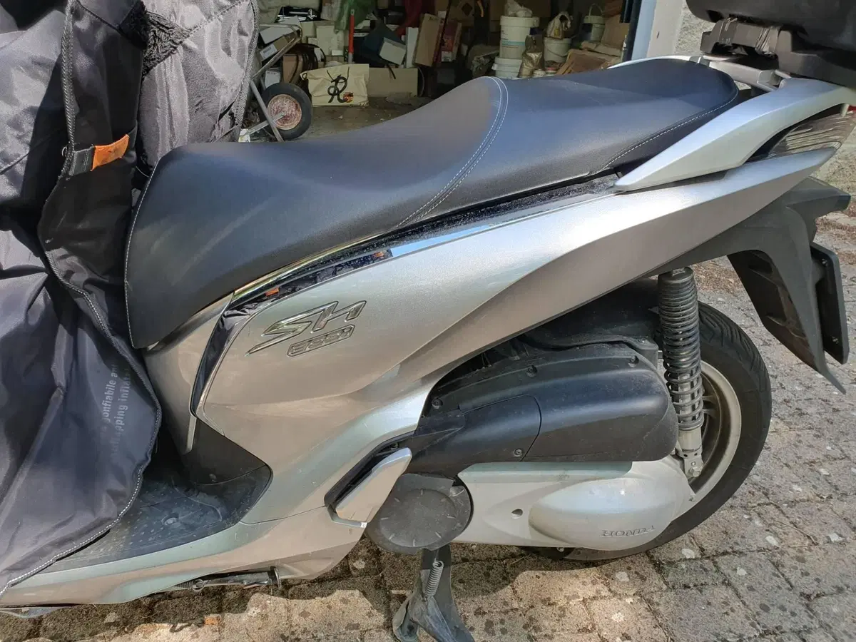 Honda SH 300 i ABS (2016 - 20) (4)