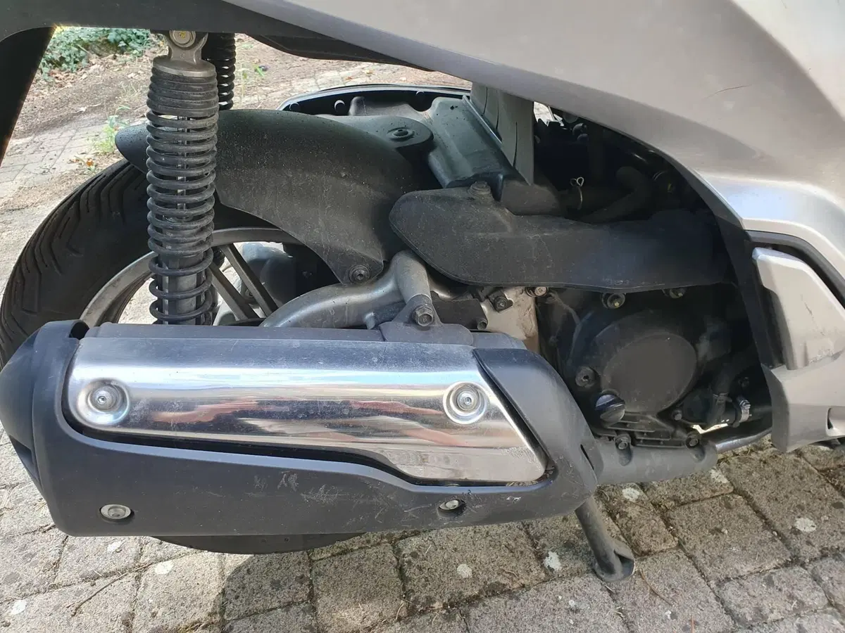 Honda SH 300 i ABS (2016 - 20) (6)