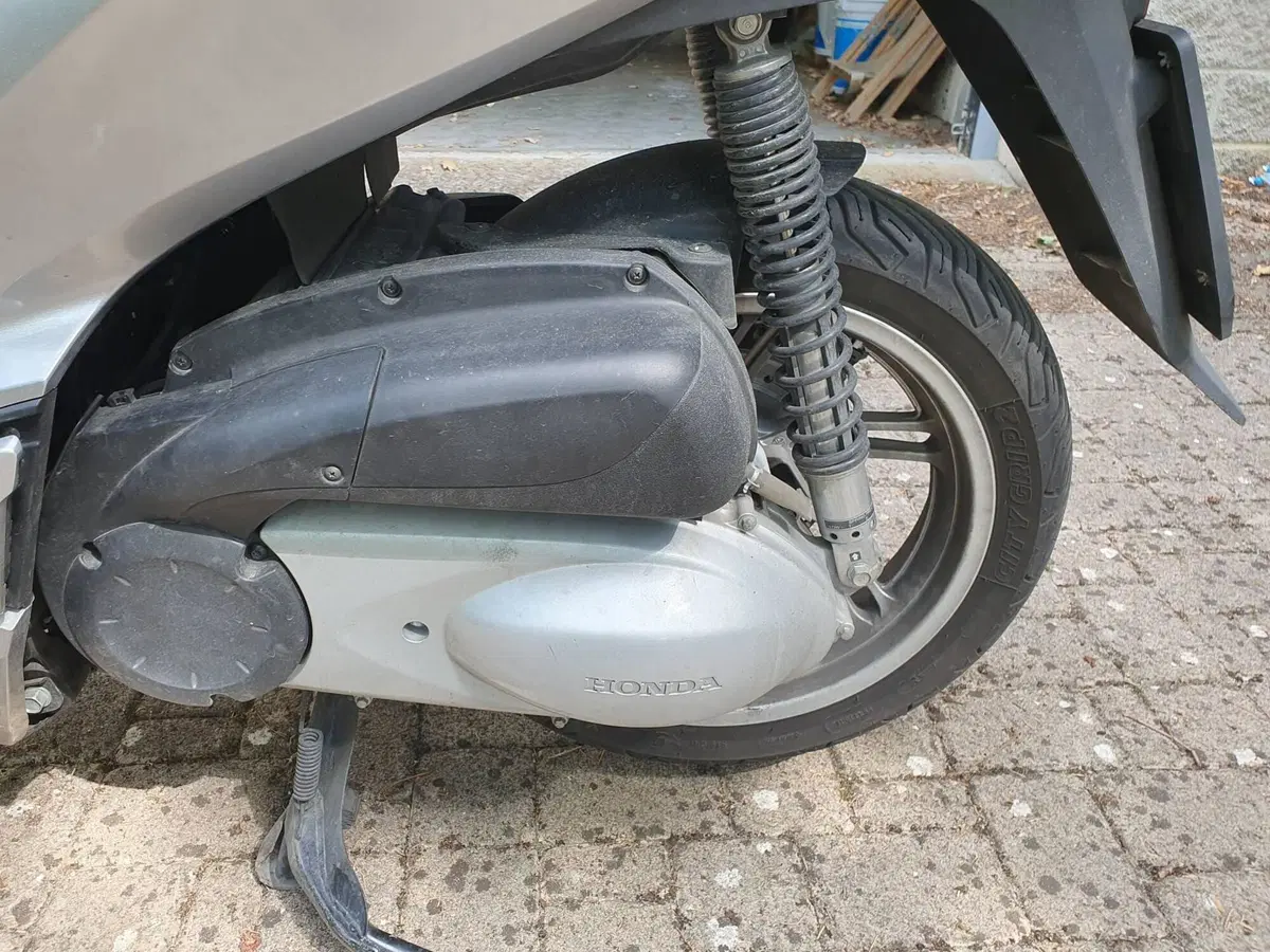Honda SH 300 i ABS (2016 - 20) (7)