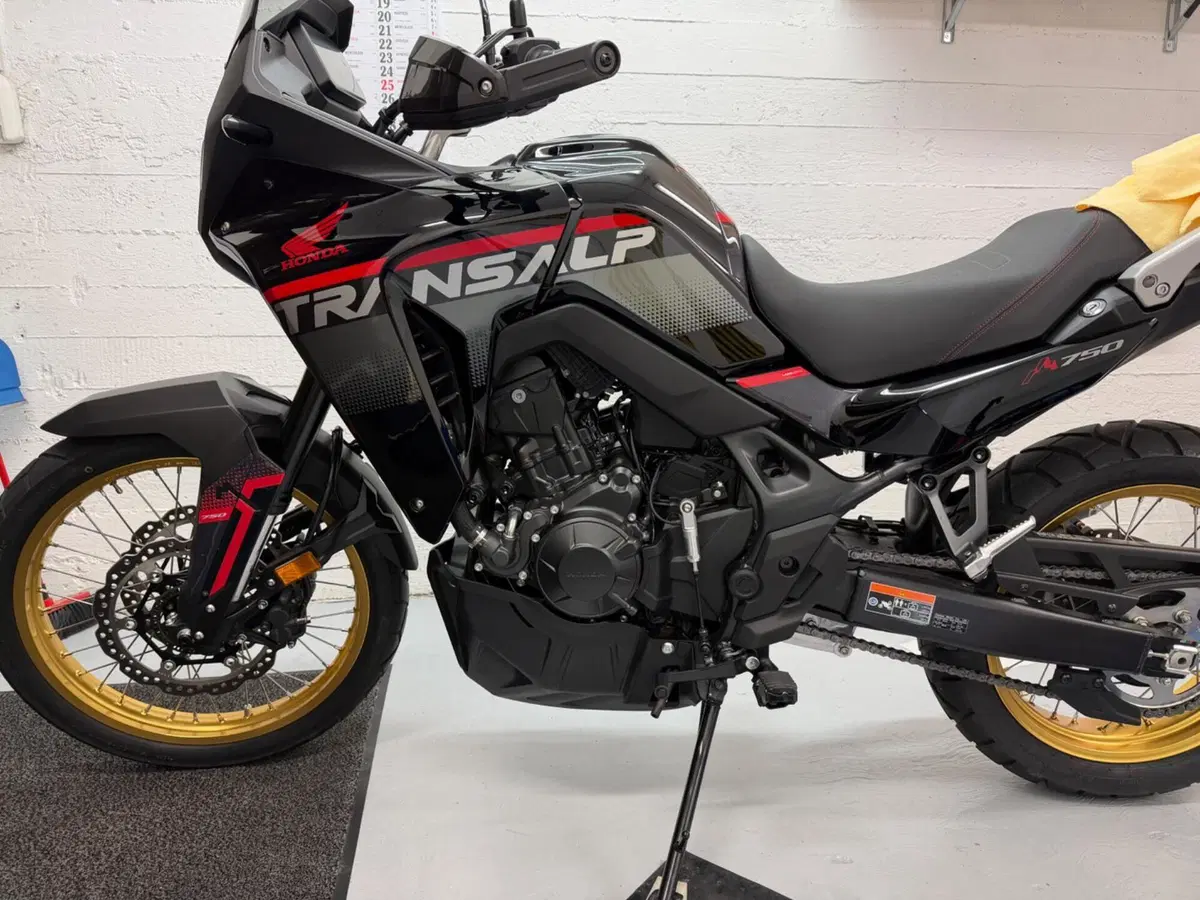 Honda Transalp XL750 (2025)
