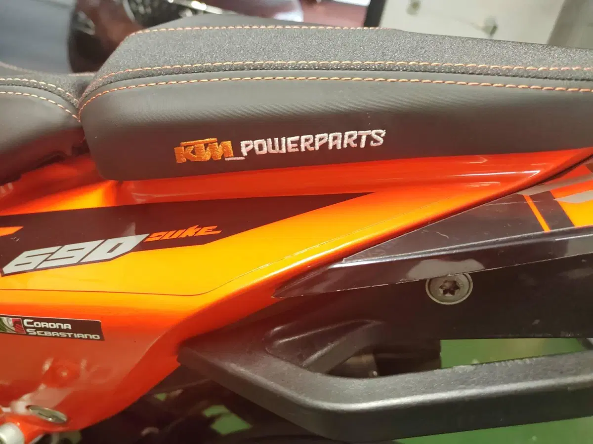 KTM 690 Duke (2016 - 19) (13)
