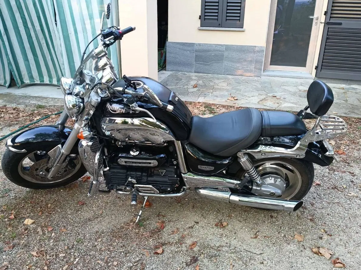 Triumph Rocket 3 Classic (2006 - 11) (2)