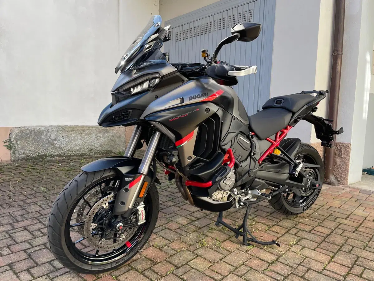 Ducati Multistrada V4 S Grand Tour (2024)