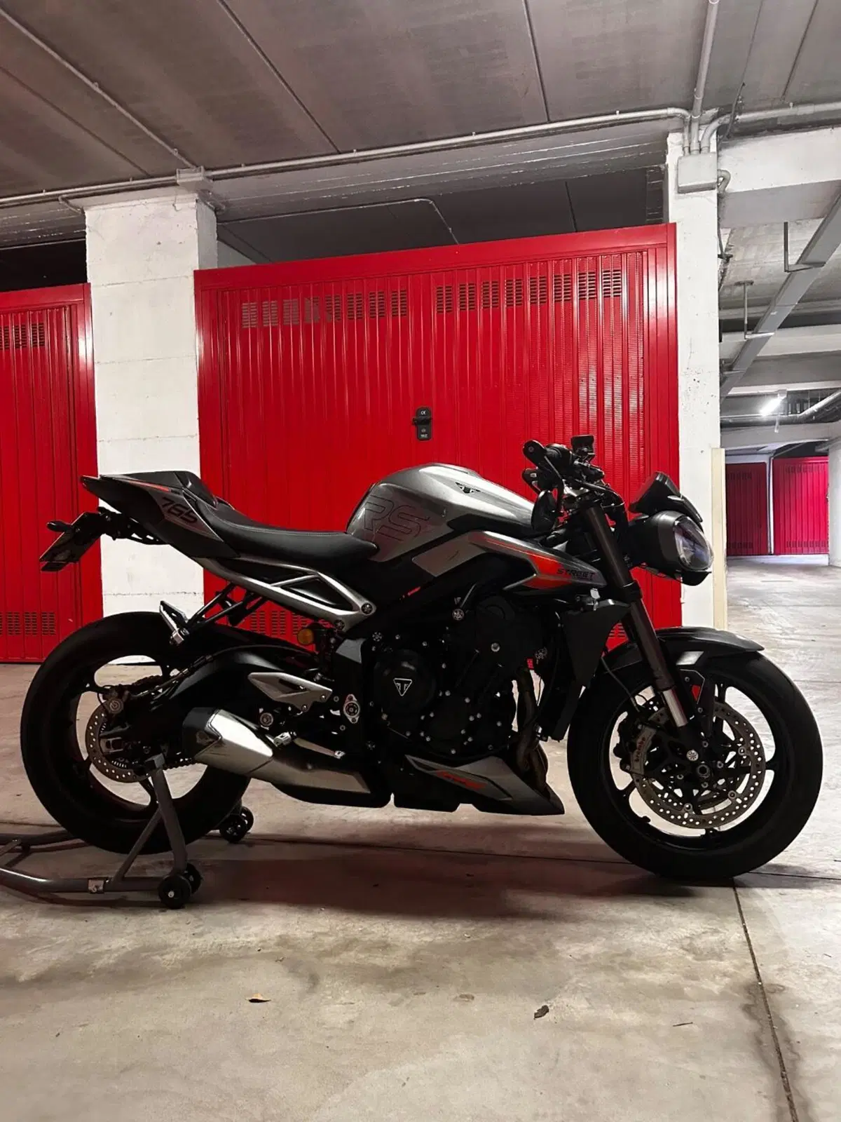 Triumph Street Triple 765 RS (2023 - 26) (2)