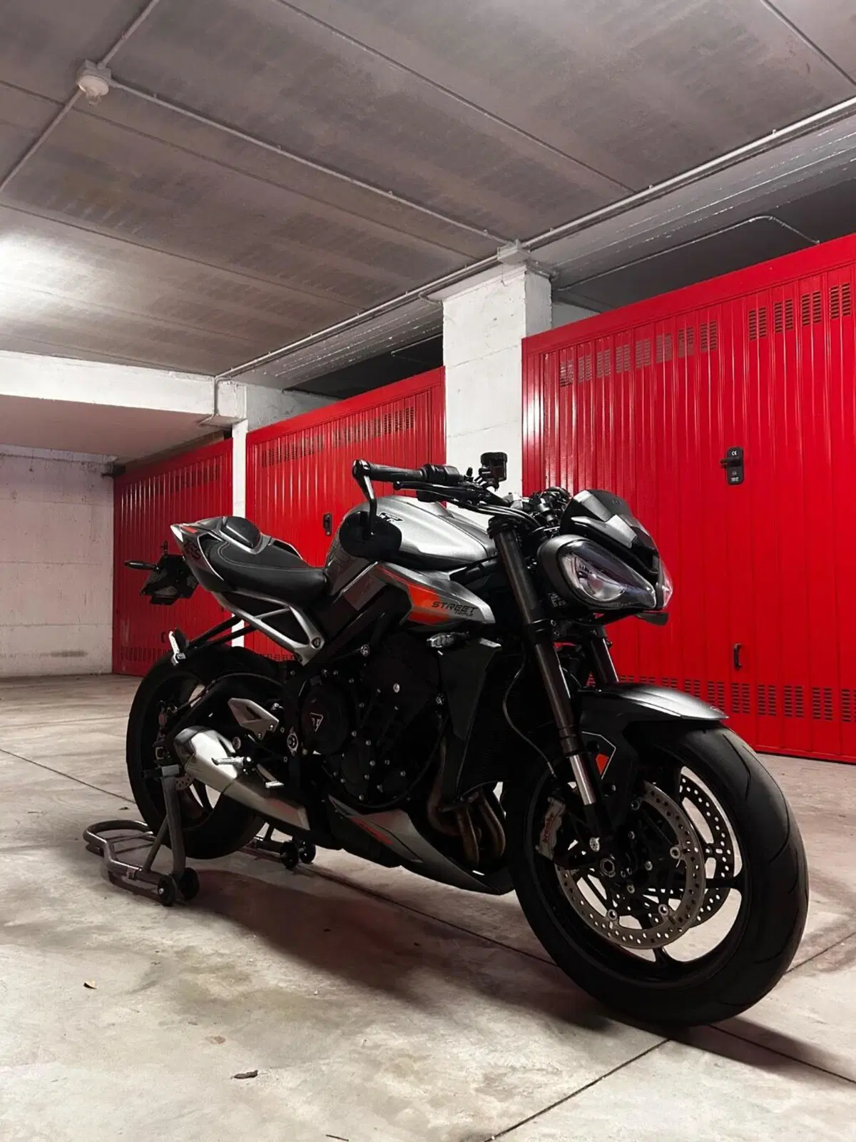 Triumph Street Triple 765 RS (2023 - 26) (3)