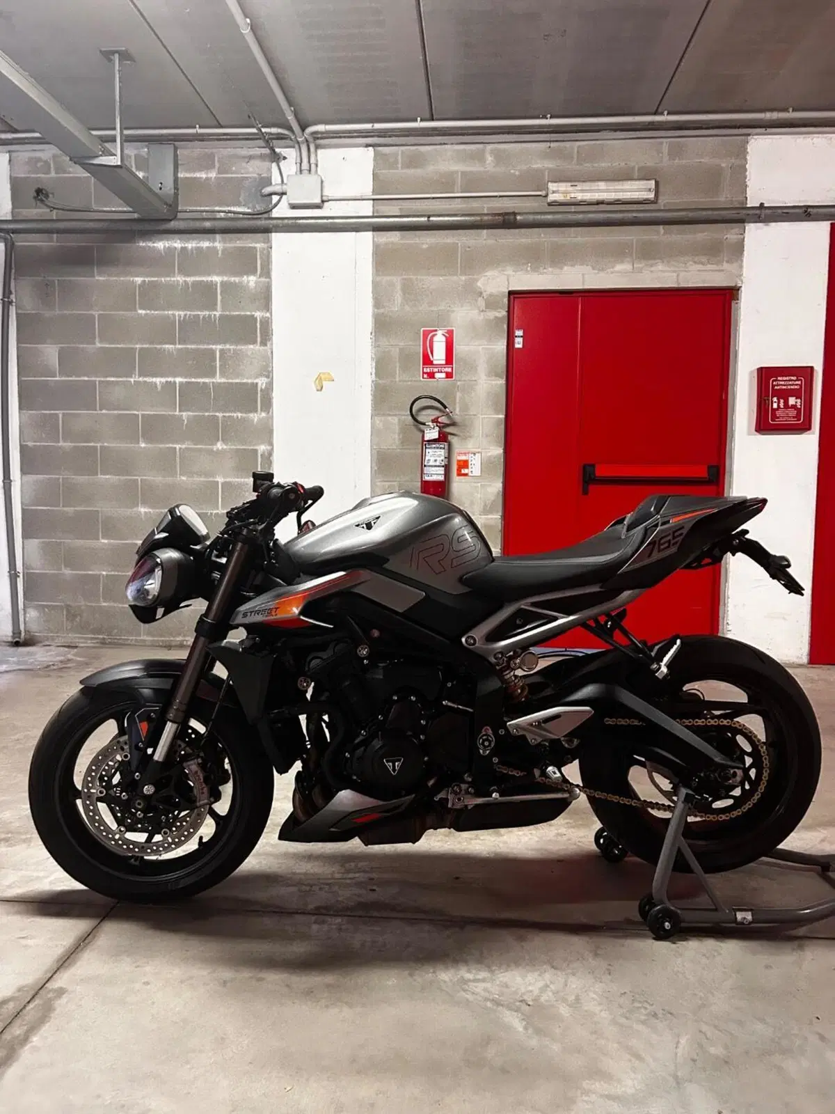 Triumph Street Triple 765 RS (2023 - 26) (5)