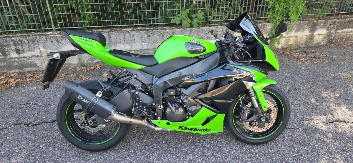 Kawasaki Ninja 600 ZX-6R (2009 - 16) (2)
