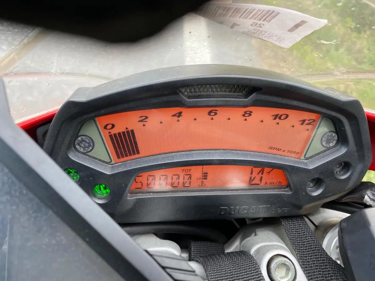 Ducati Monster 696 Plus (2007 - 14) (7)