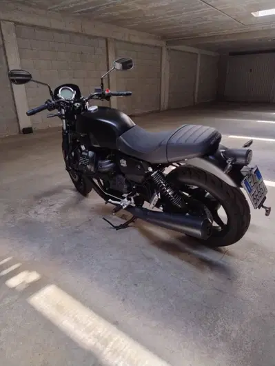 Moto Guzzi V7 Stone (2021 - 24) usata