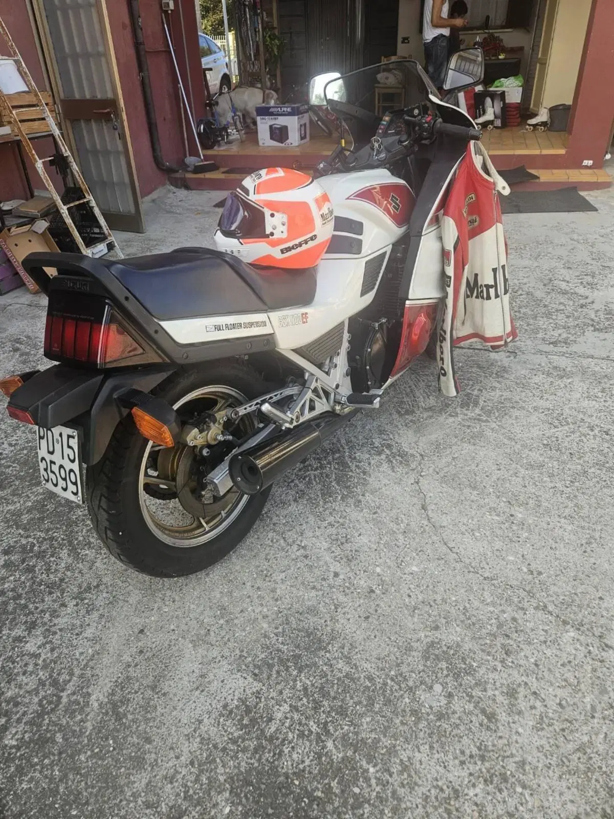 Suzuki GSX 1100  (2)