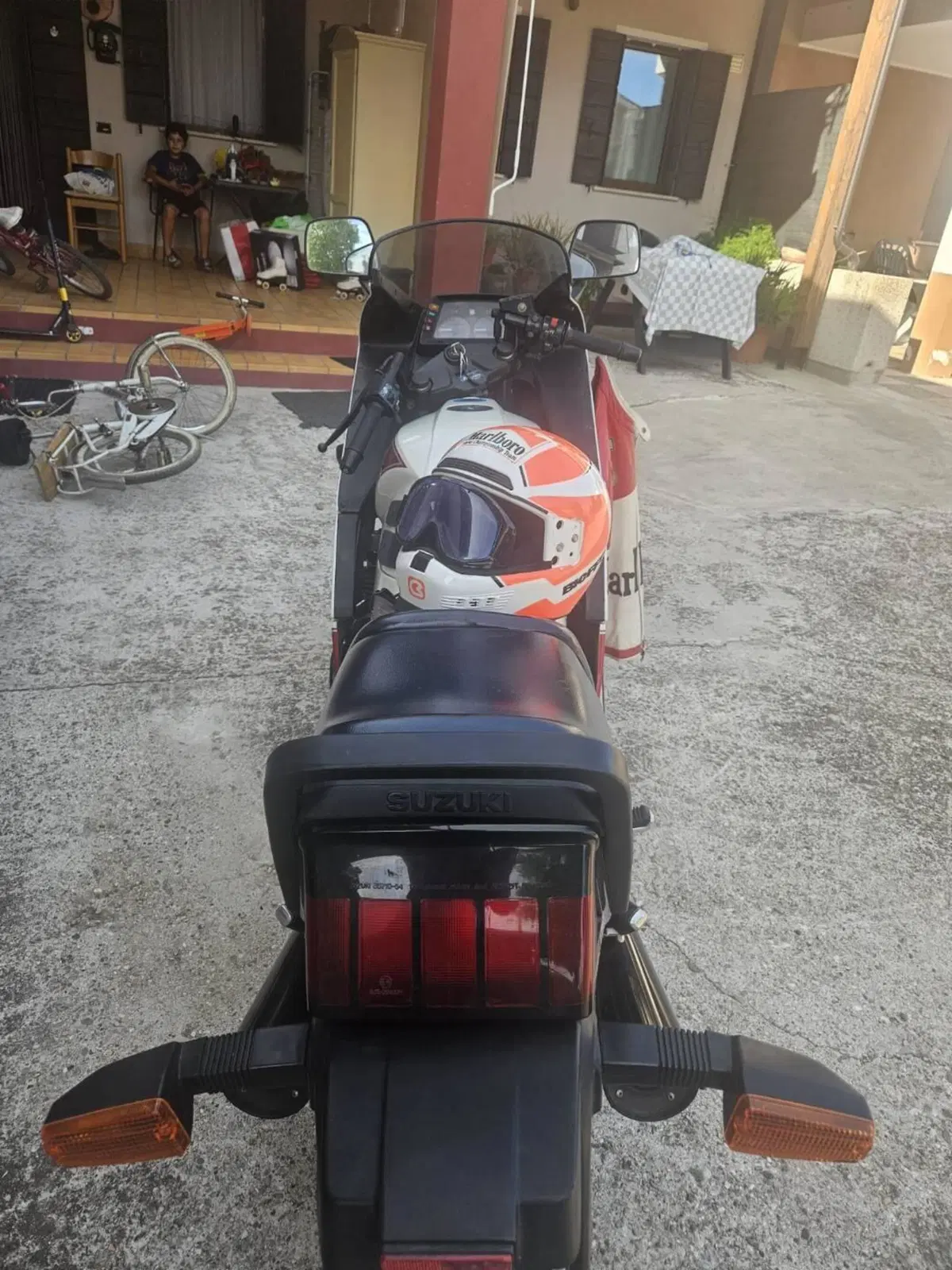 Suzuki GSX 1100  (5)