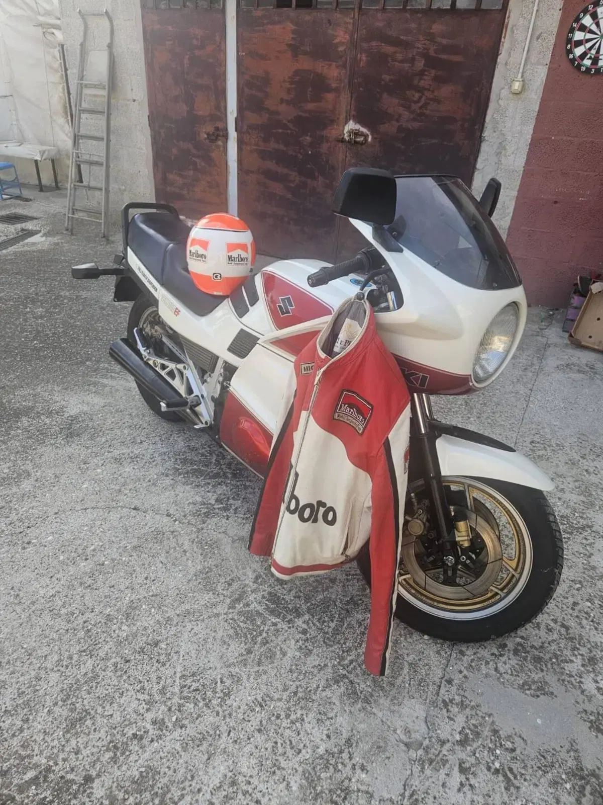 Suzuki GSX 1100  (6)