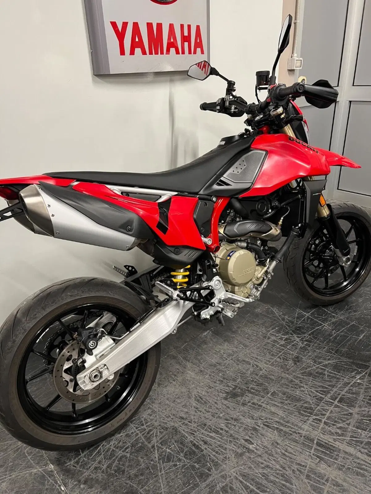 Ducati Hypermotard 698 Mono (2024 - 26) (4)