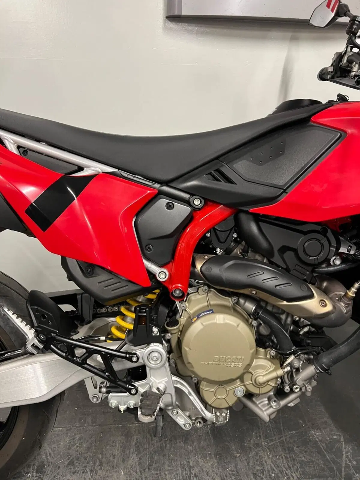 Ducati Hypermotard 698 Mono (2024 - 26) (6)