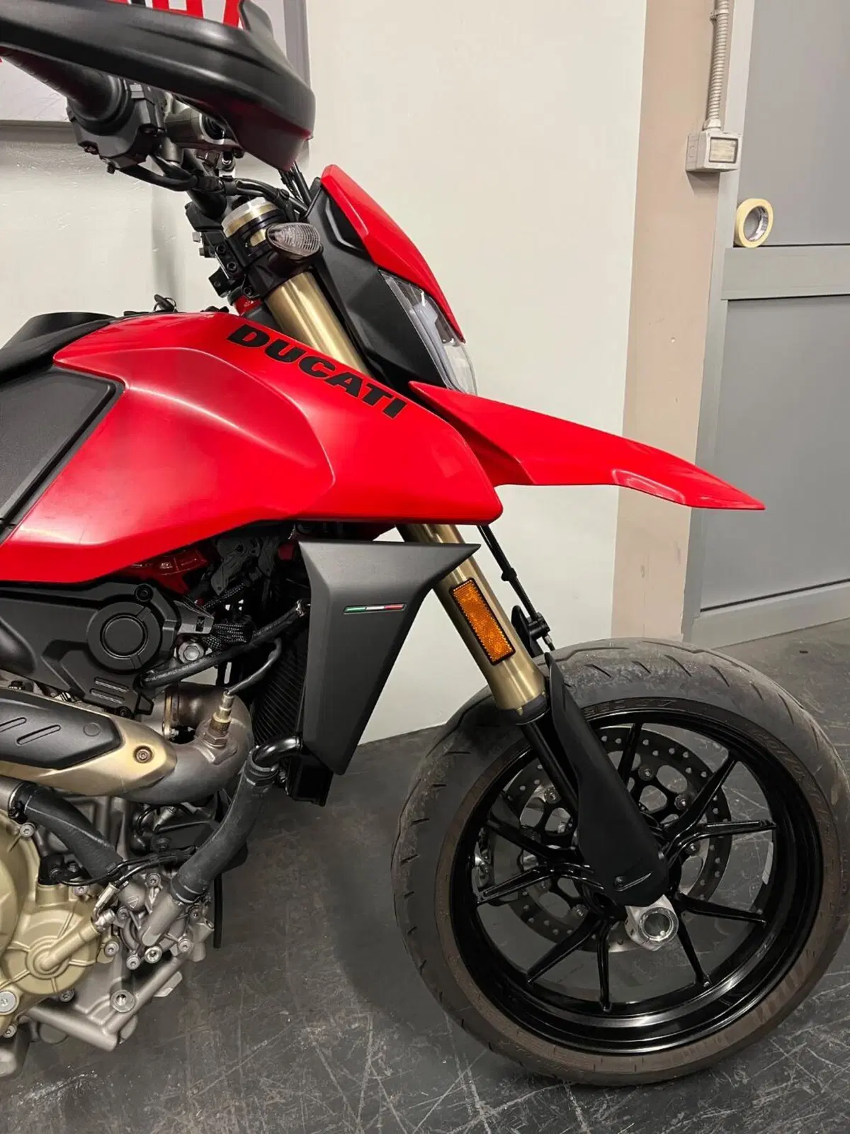 Ducati Hypermotard 698 Mono (2024 - 26) (7)