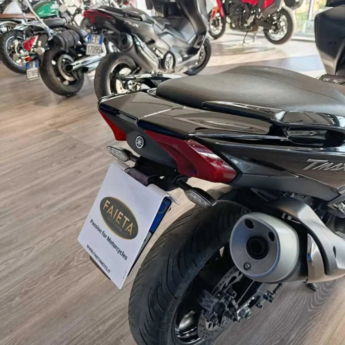 Yamaha T-Max 530 (2017 - 19) (4)