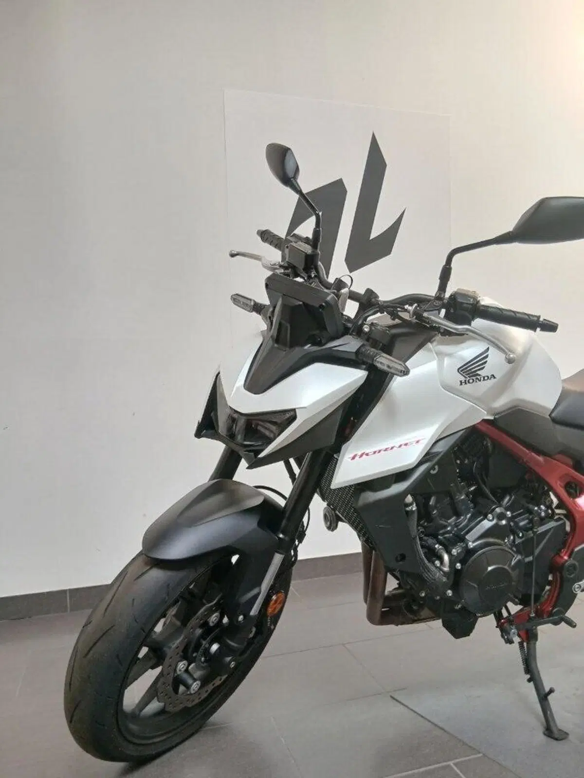 Honda CB 750 Hornet (2025) (2)