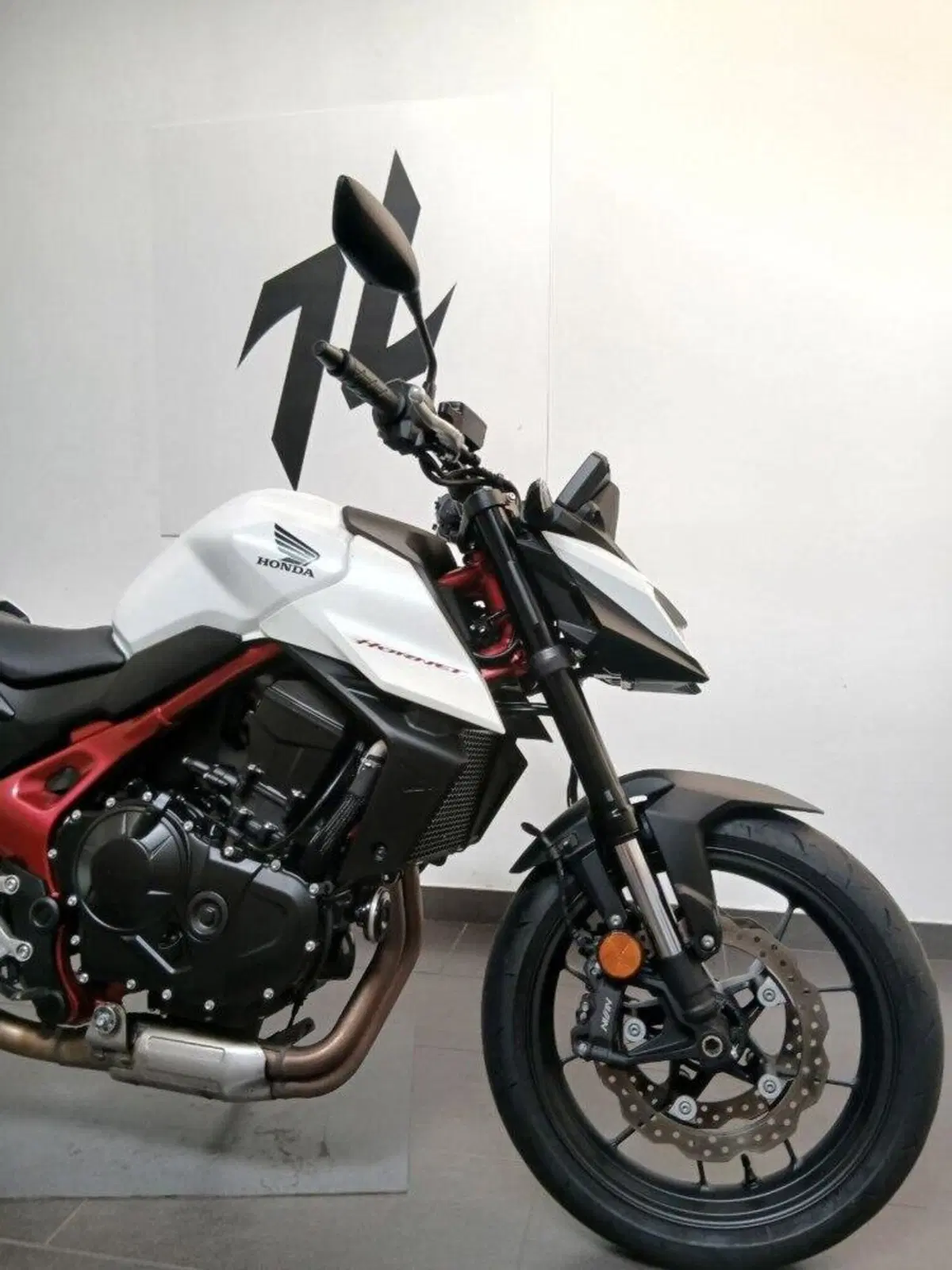 Honda CB 750 Hornet (2025) (7)