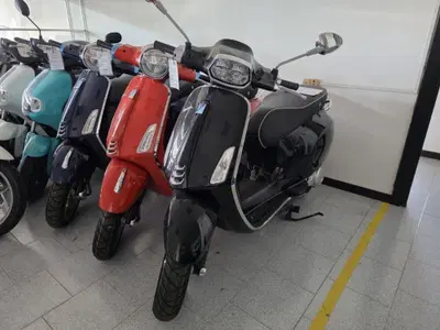 Vespa Primavera 50 (2024 - 25) usata