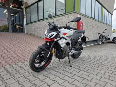 Aprilia Tuono 457 (2025 - 26) usata